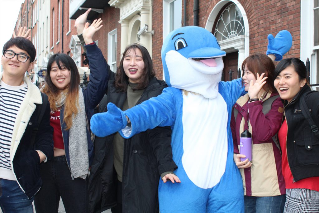 Delfin İngilizce Okulu - Delfin öğrencileri davet