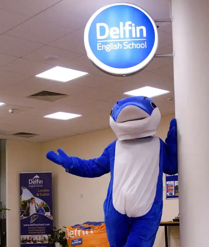 Dave, mascota de Delfin English School